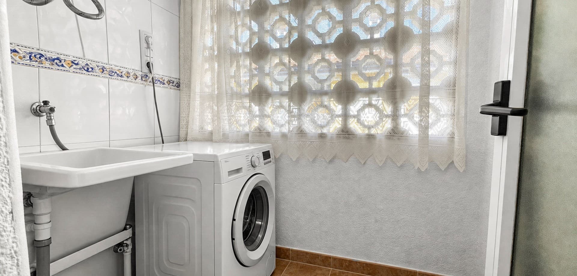 2 bed Middle Floor Apartment in Mil Palmeras - 12