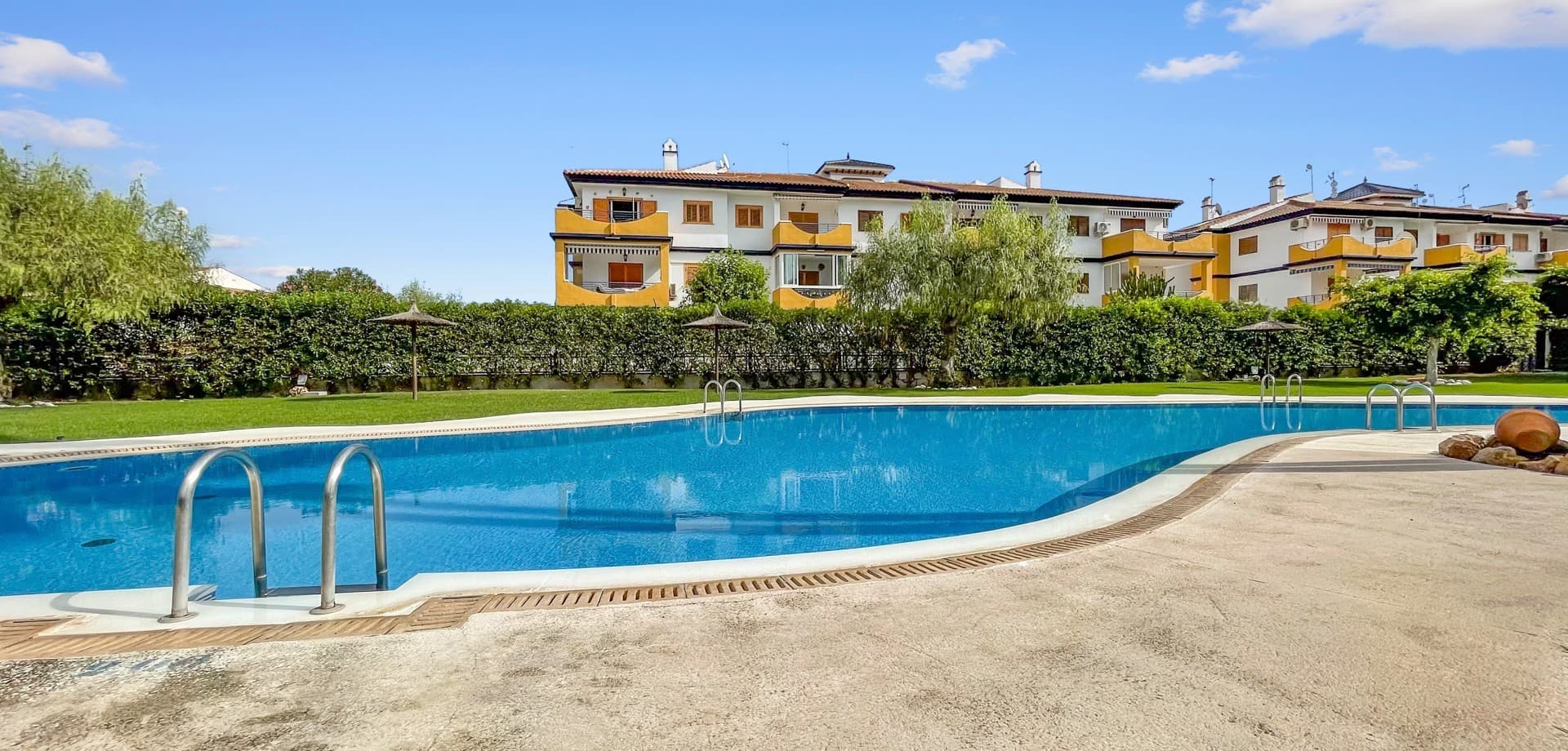 2 bed Middle Floor Apartment in Mil Palmeras - 24