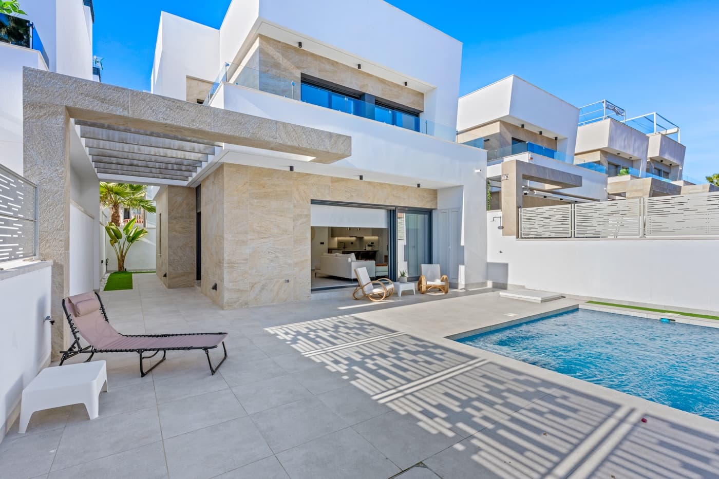 Villa - Chalet de 3 dormitorios en Orihuela Costa - 1