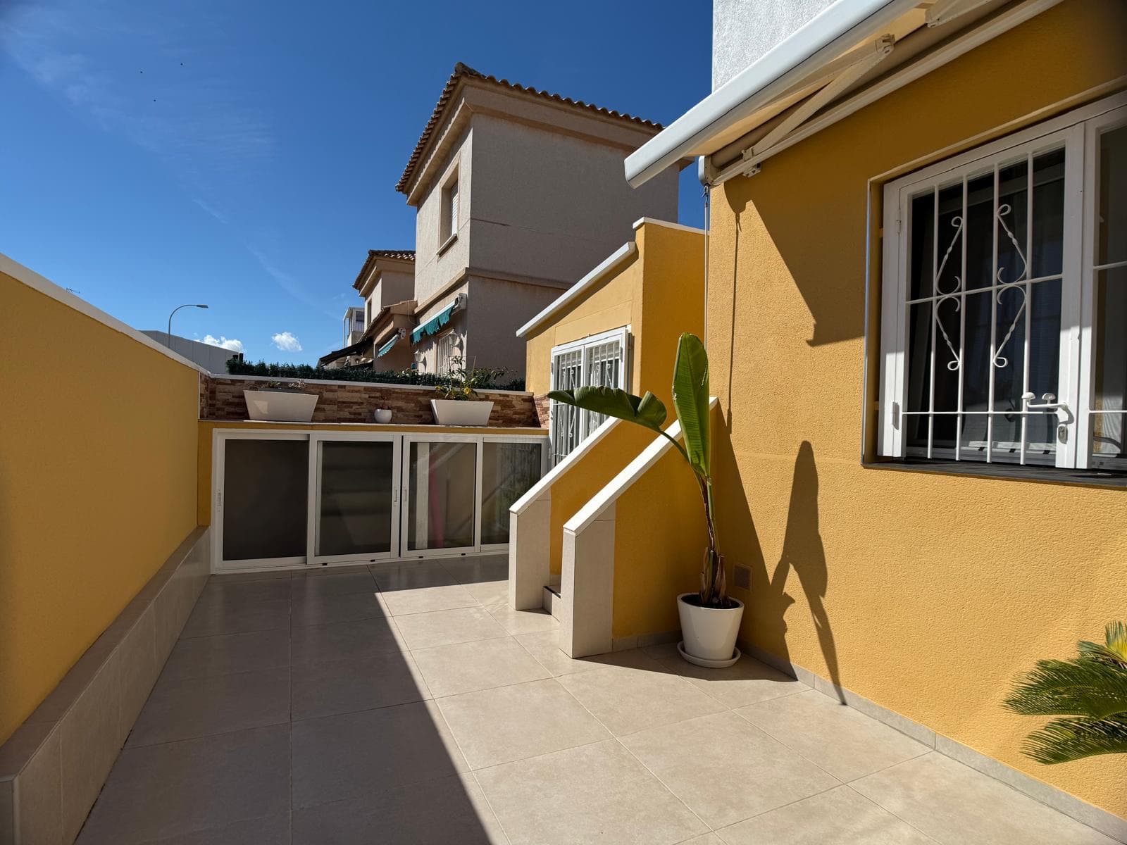 Villa - Chalet de 3 dormitorios en Orihuela Costa - 1