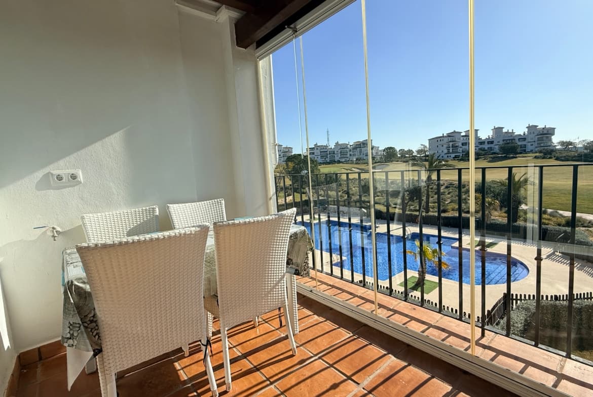 2 bed Middle Floor Apartment in Hacienda Riquelme - 3