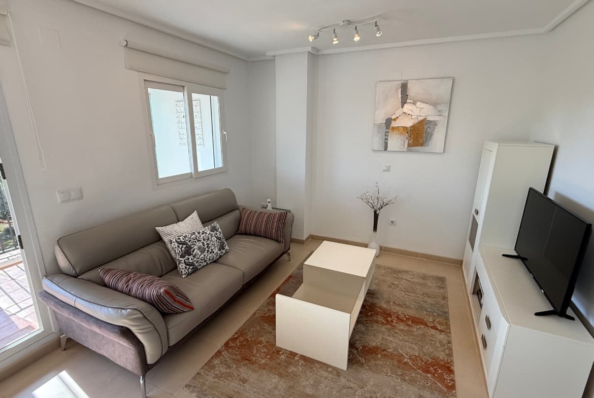 2 bed Middle Floor Apartment in Hacienda Riquelme - 4