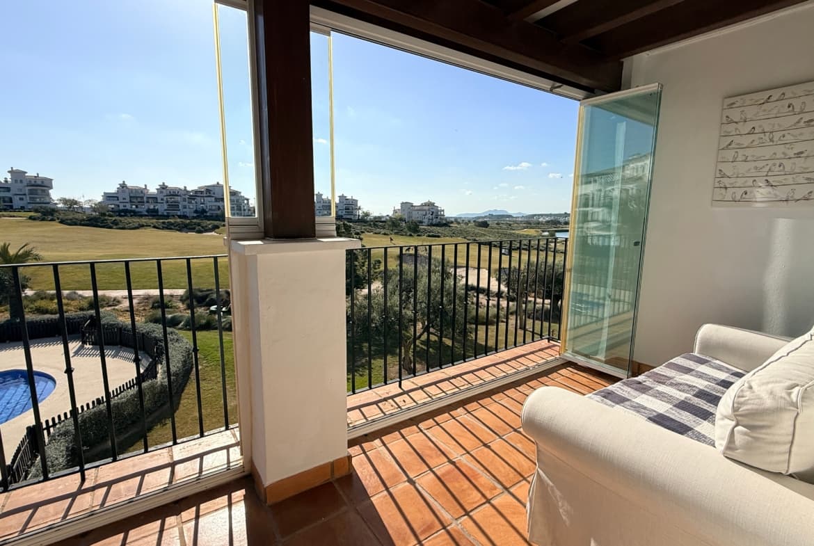 2 bed Middle Floor Apartment in Hacienda Riquelme - 2