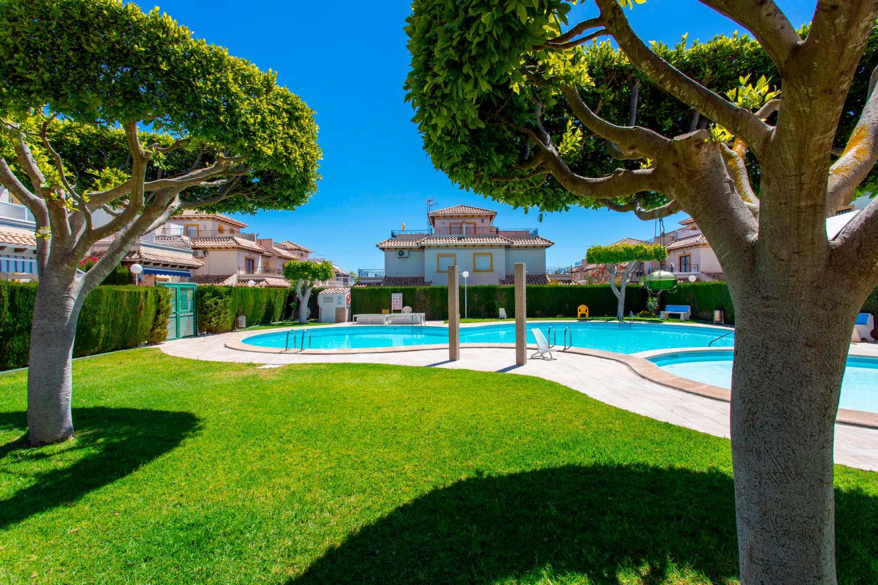 Apartamento Planta Media de 2 dormitorios en Orihuela Costa - 21