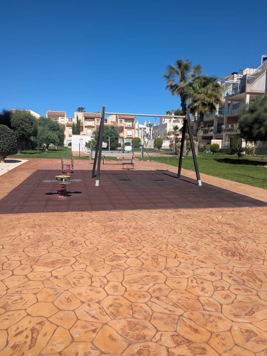 Ático de 3 dormitorios en Villamartin - 31