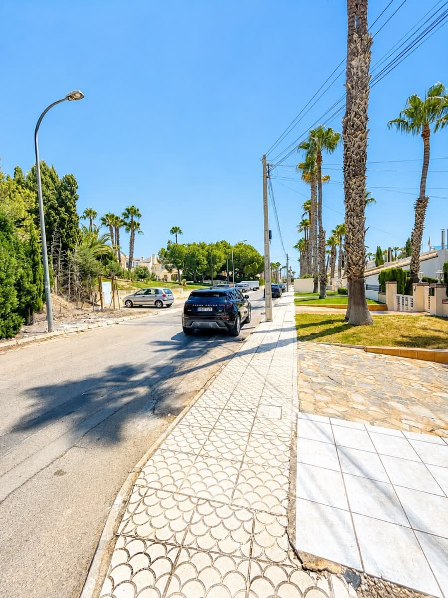 3 bed Detached Villa in Villamartin - 35