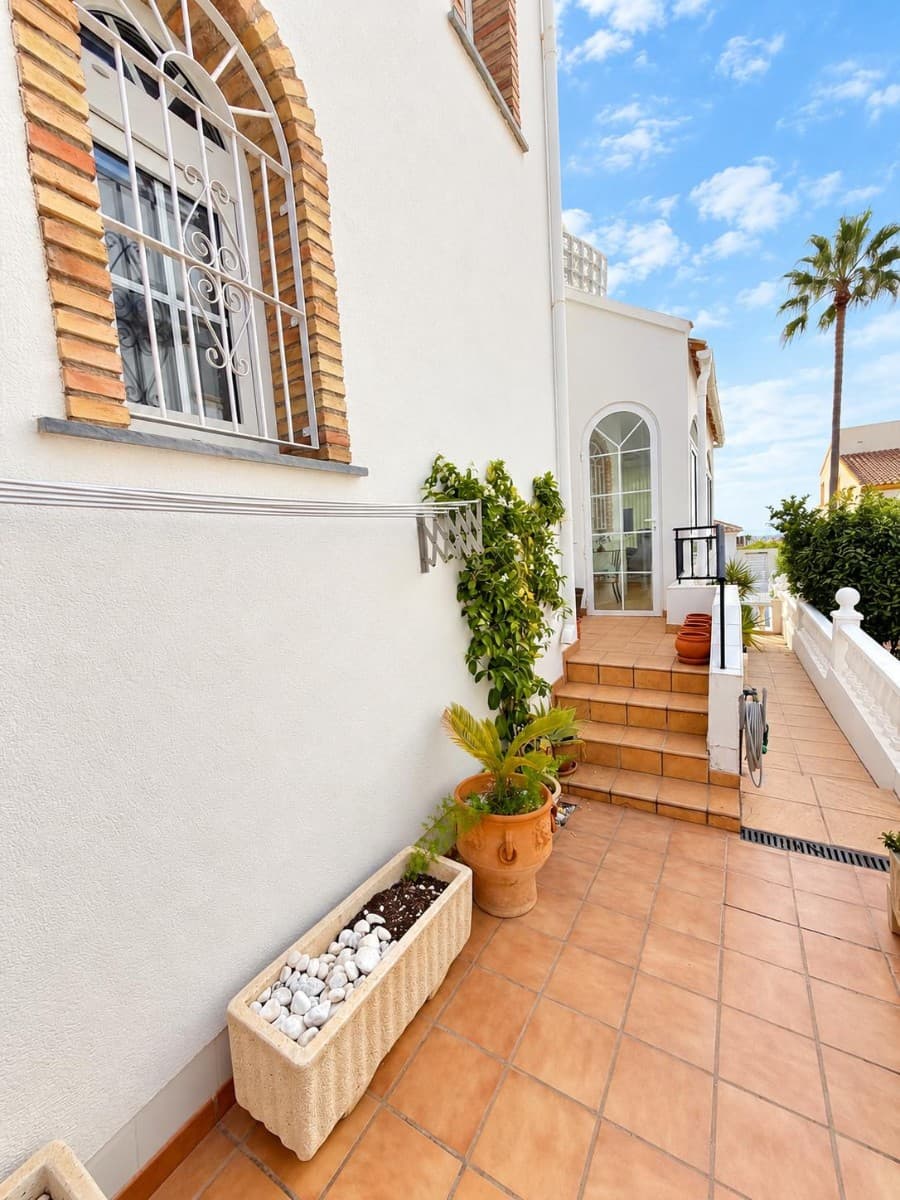 3 bed Detached Villa in Orihuela Costa - 4