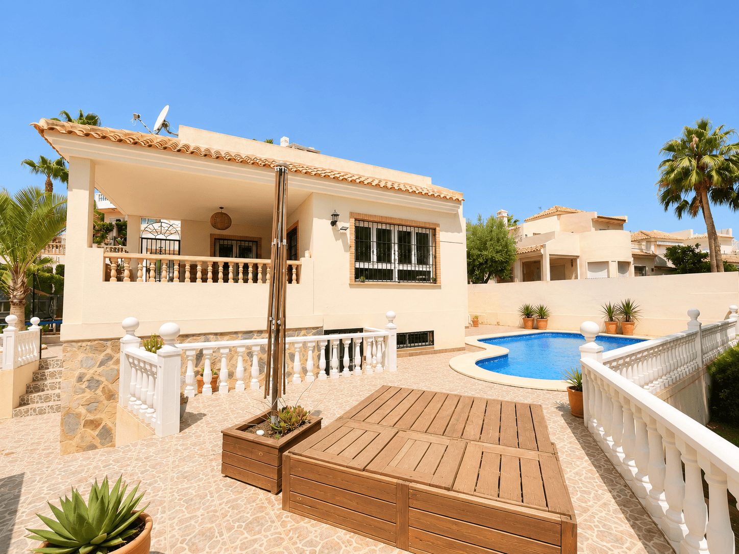 Villa - Chalet de 5 dormitorios en Orihuela Costa - 2