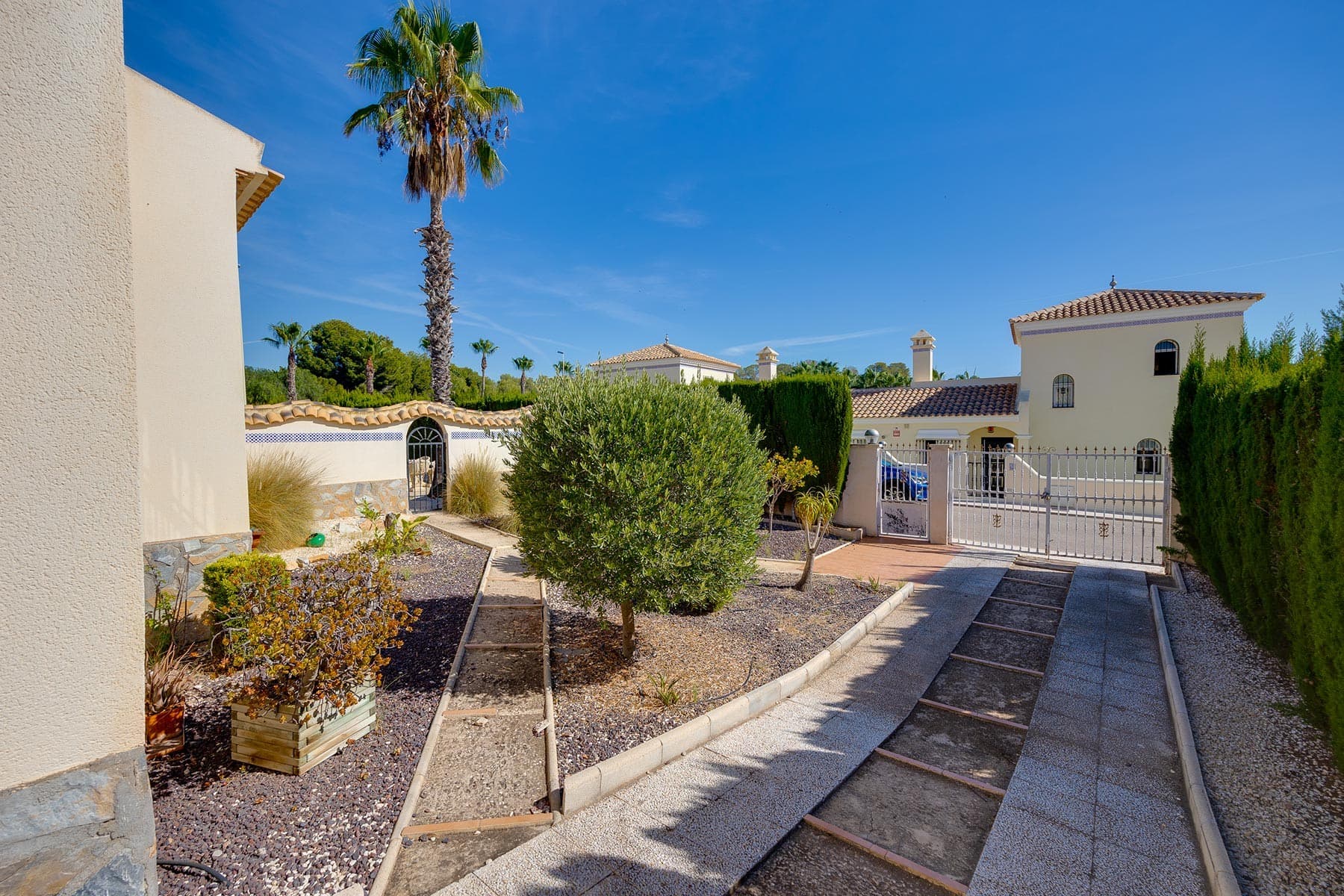 Vrijstaande Villa met 3 slaapkamers in Orihuela Costa - 30