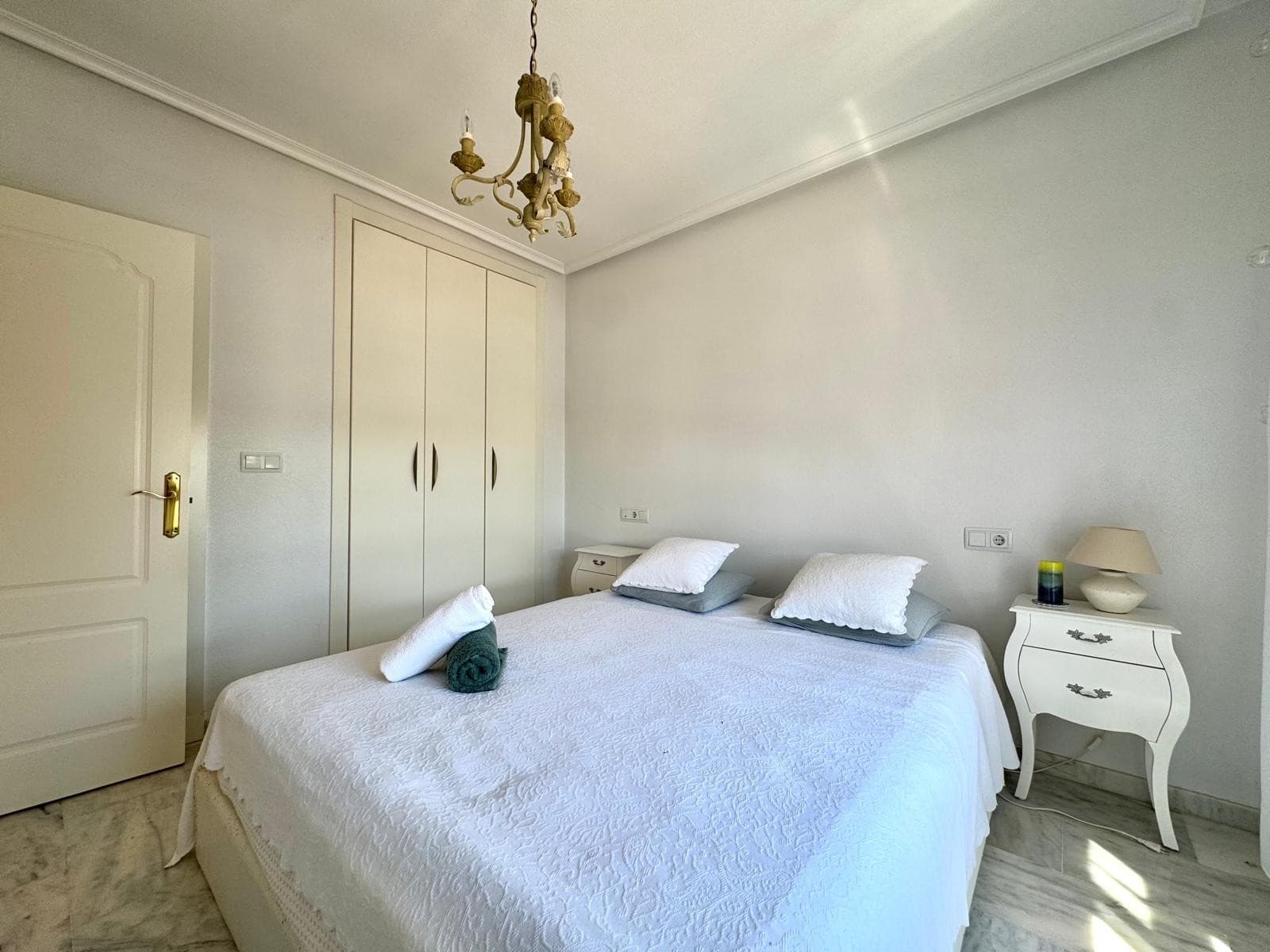 Apartamento Planta Media de 2 dormitorios en Orihuela Costa - 12