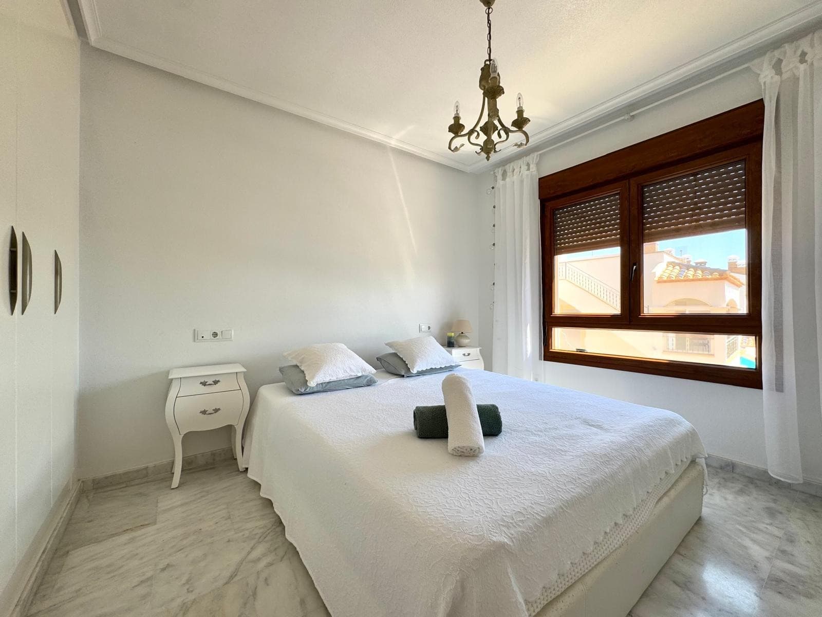 Apartamento Planta Media de 2 dormitorios en Orihuela Costa - 11