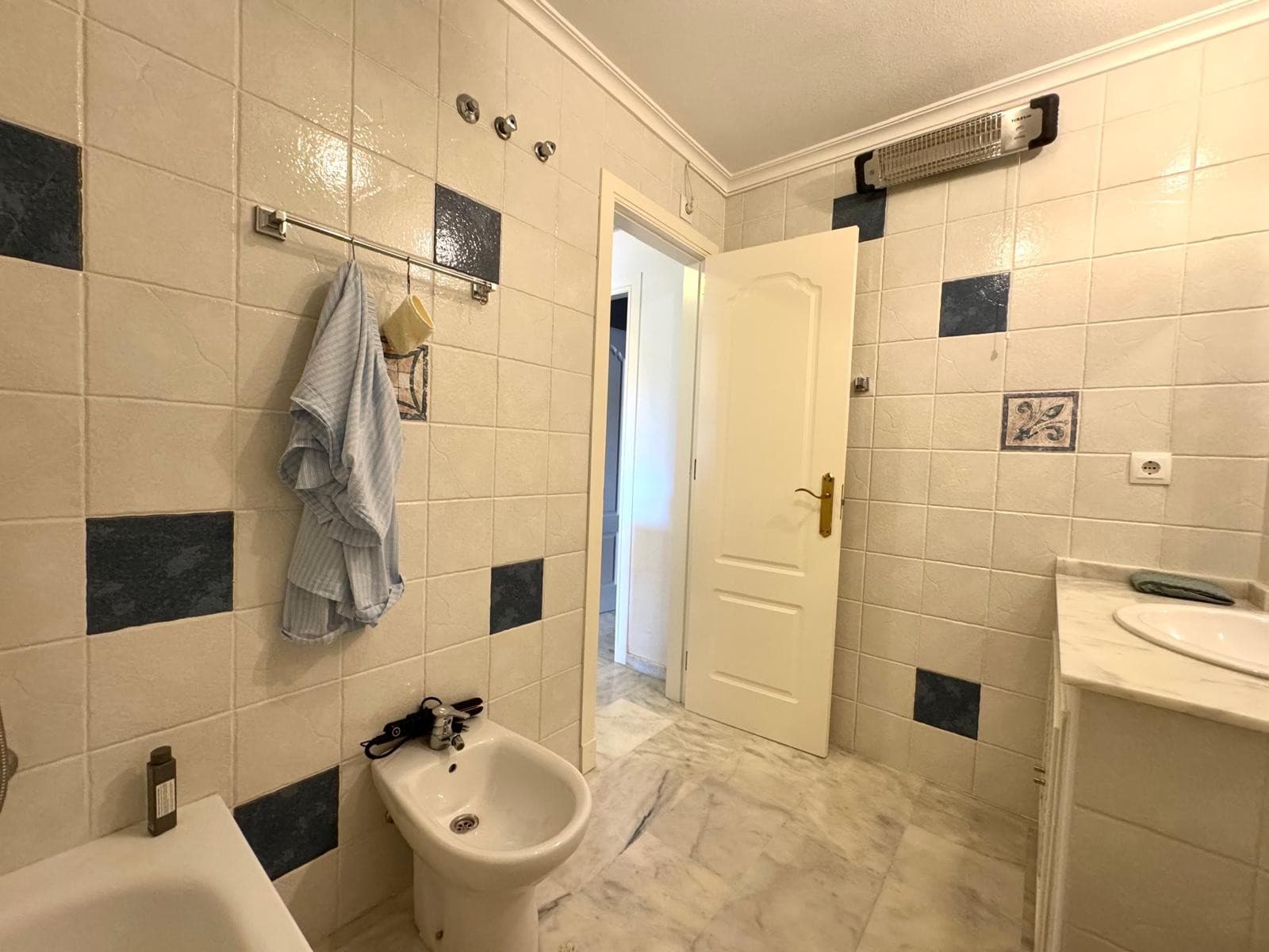 Apartamento Planta Media de 2 dormitorios en Orihuela Costa - 20