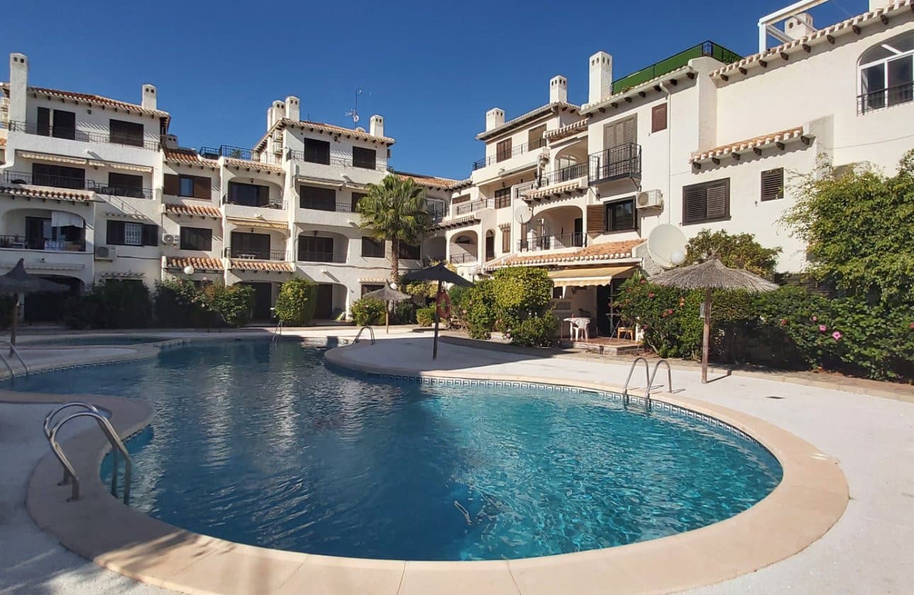 2 bed Middle Floor Apartment in Orihuela Costa - 14