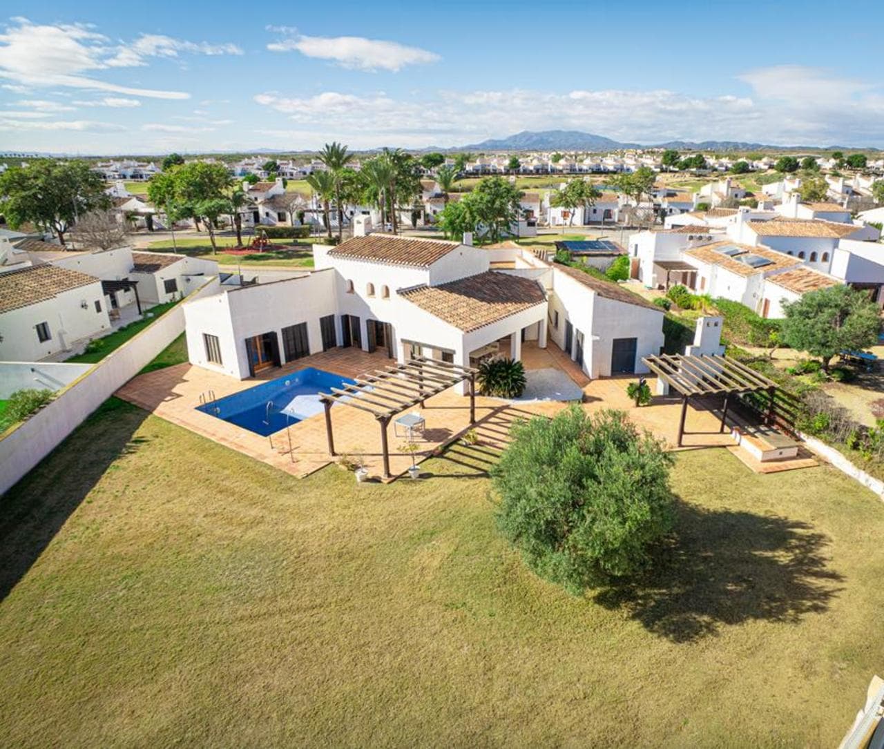 5 bed Detached Villa in El Valle Golf Resort - 3