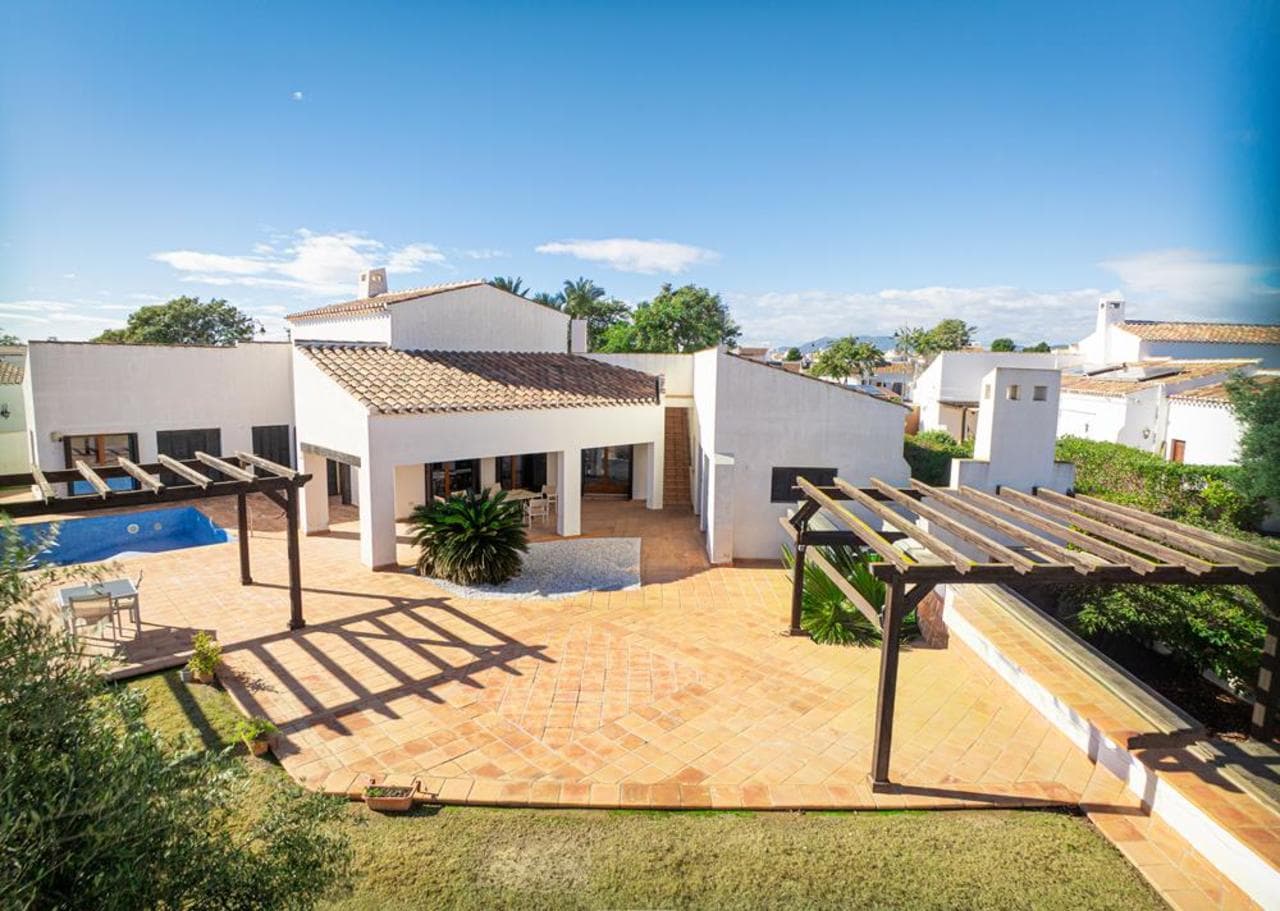 5 bed Detached Villa in El Valle Golf Resort - 4