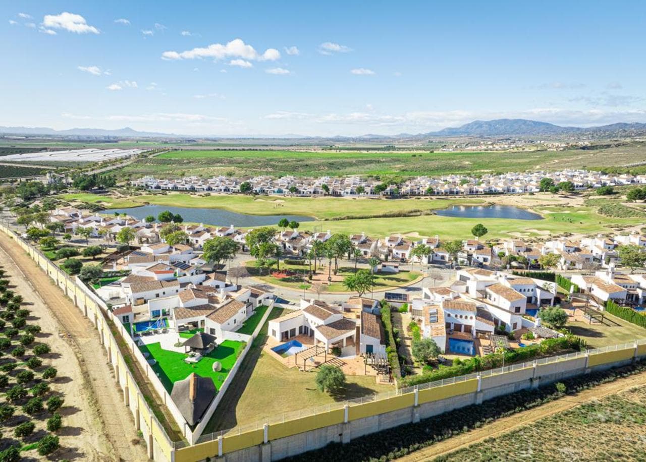 5 bed Detached Villa in El Valle Golf Resort - 10
