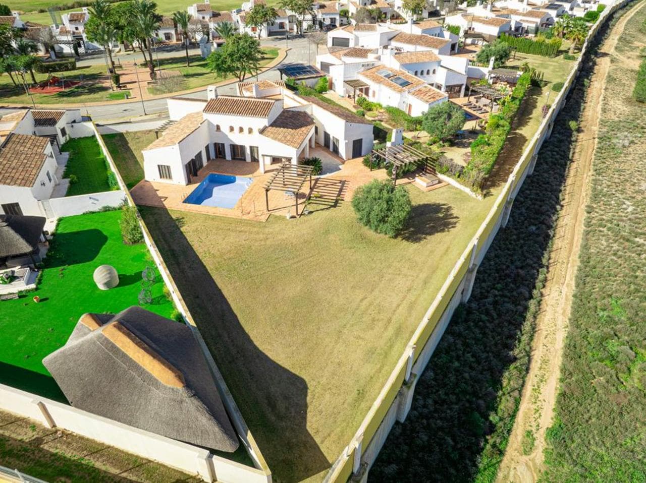 5 bed Detached Villa in El Valle Golf Resort - 13