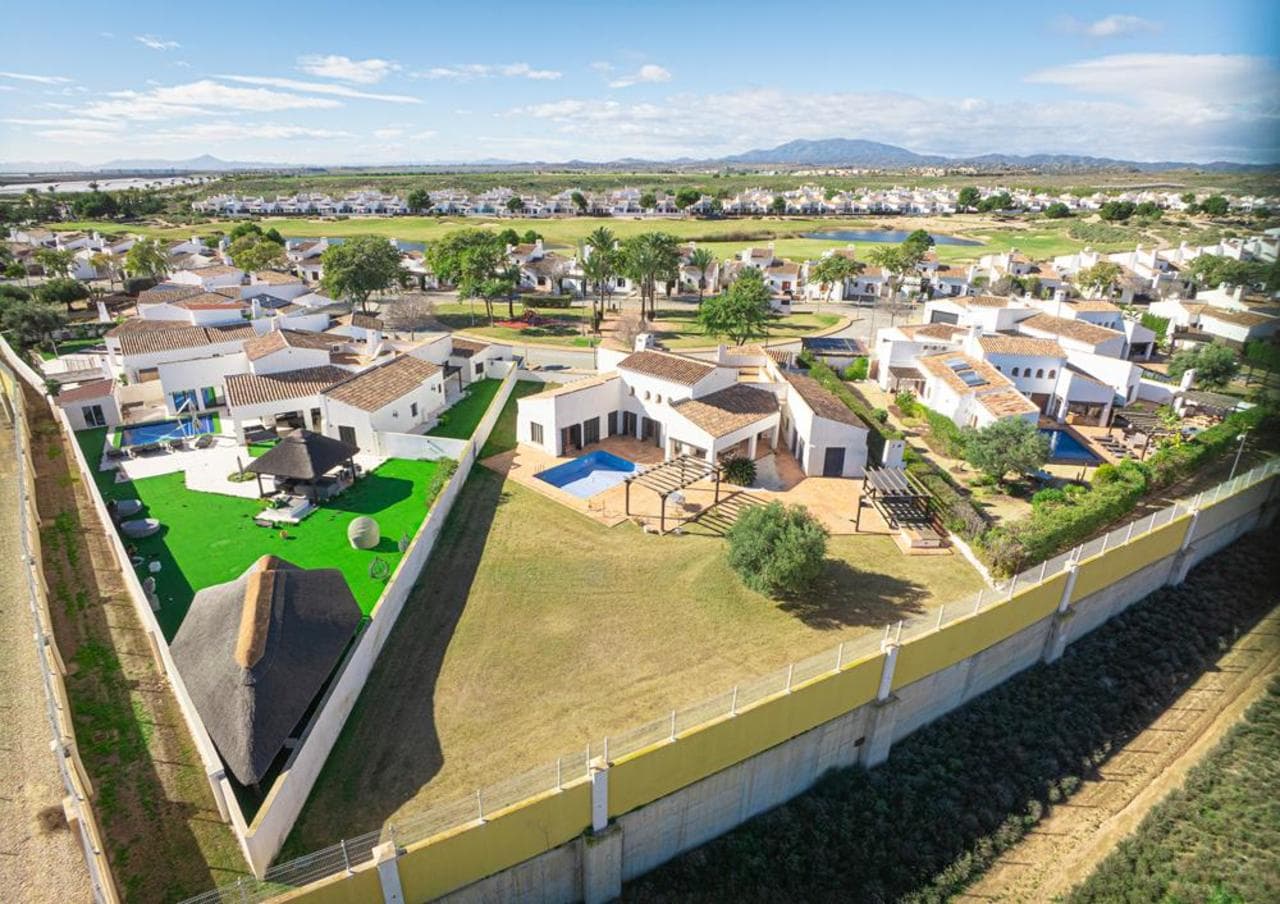 5 bed Detached Villa in El Valle Golf Resort - 16