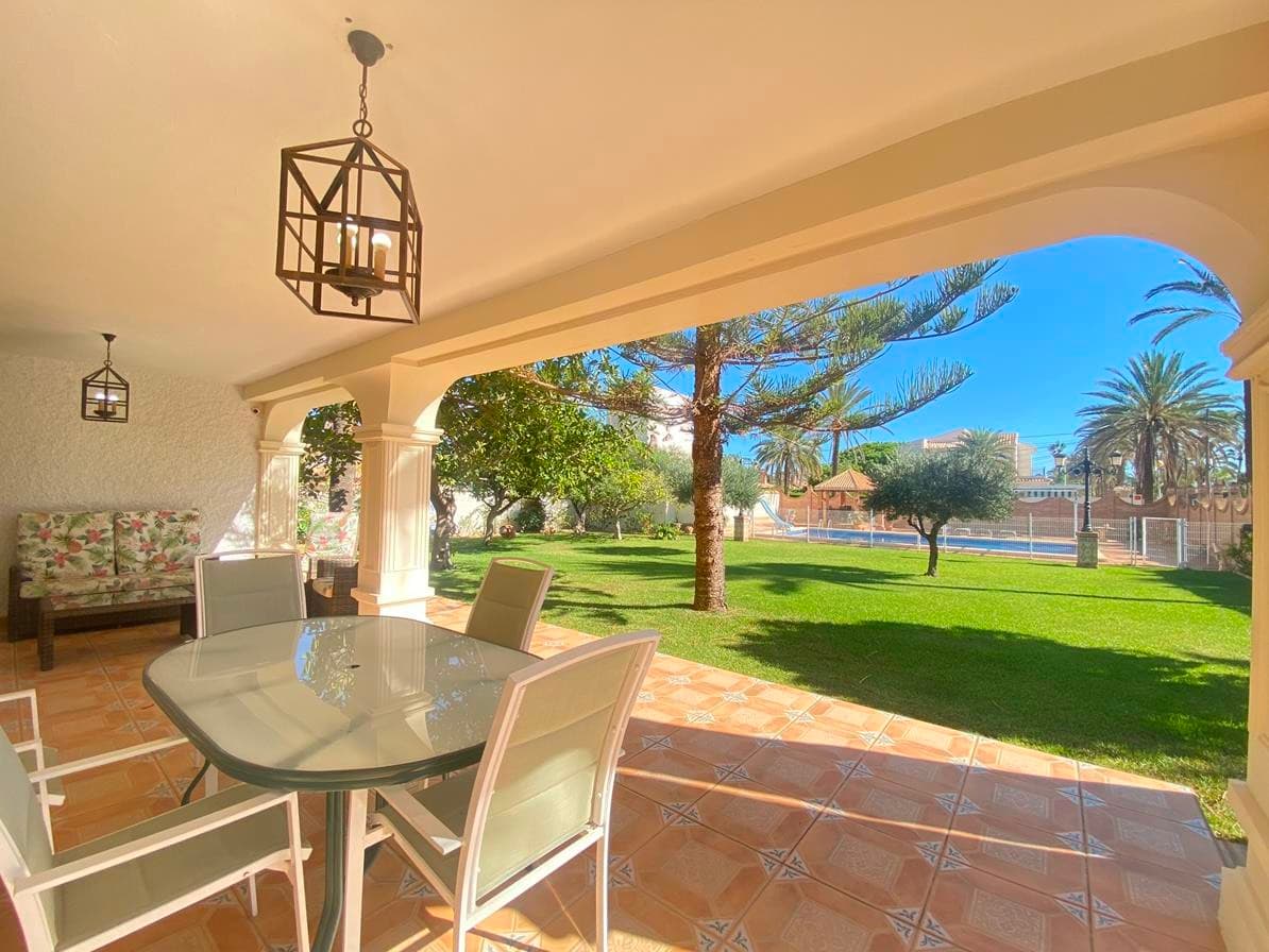 Villa - Chalet de 8 dormitorios en Cabo Roig - 24