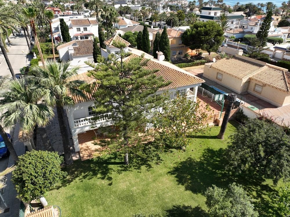Villa - Chalet de 8 dormitorios en Cabo Roig - 11
