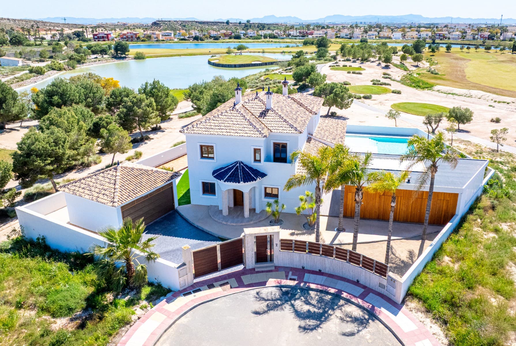 Vrijstaande Villa met 4 slaapkamers in Altaona Golf and Country Village - 2