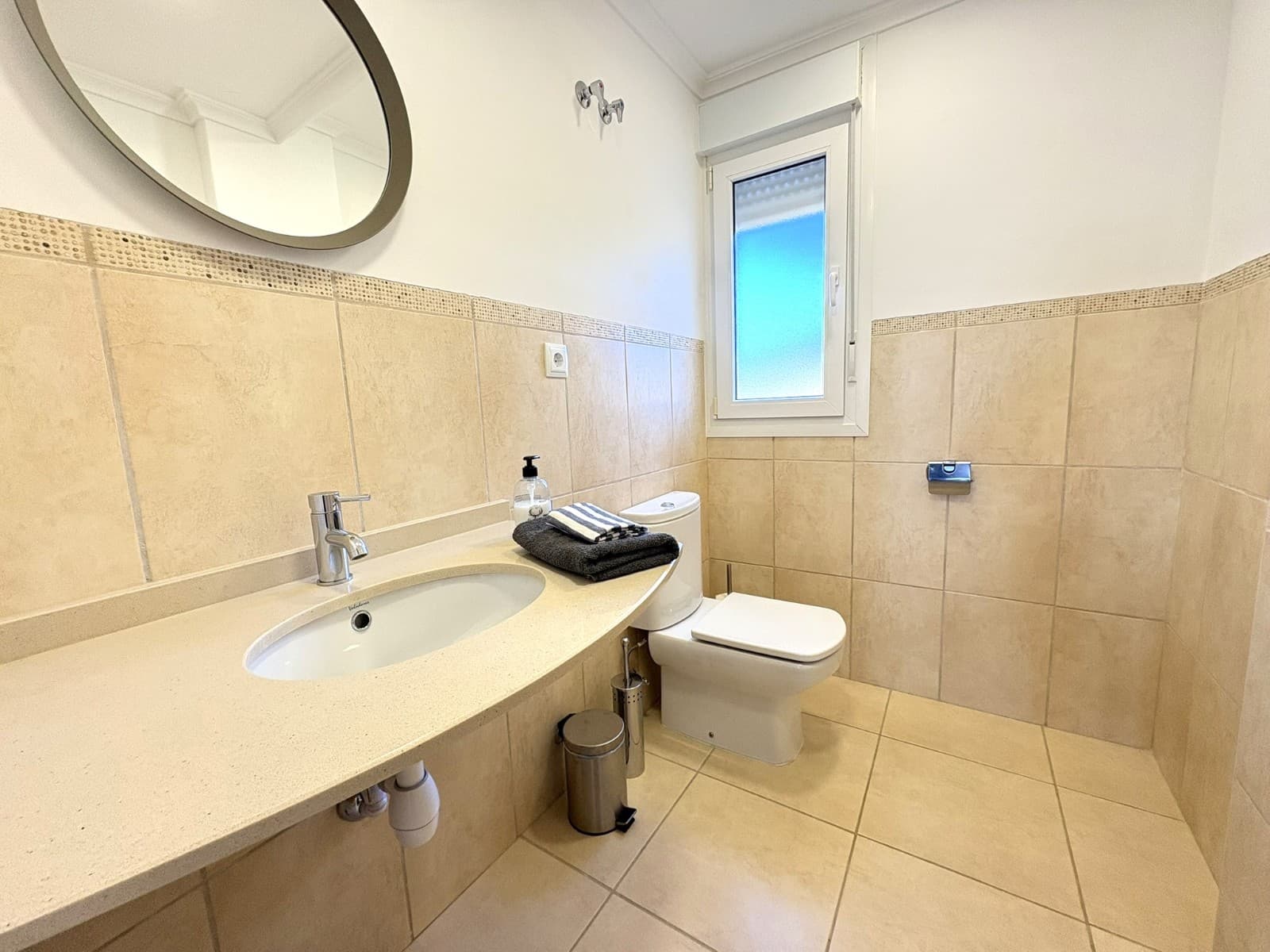 3 bed Middle Floor Apartment in Altaona Golf and Country Village - 16