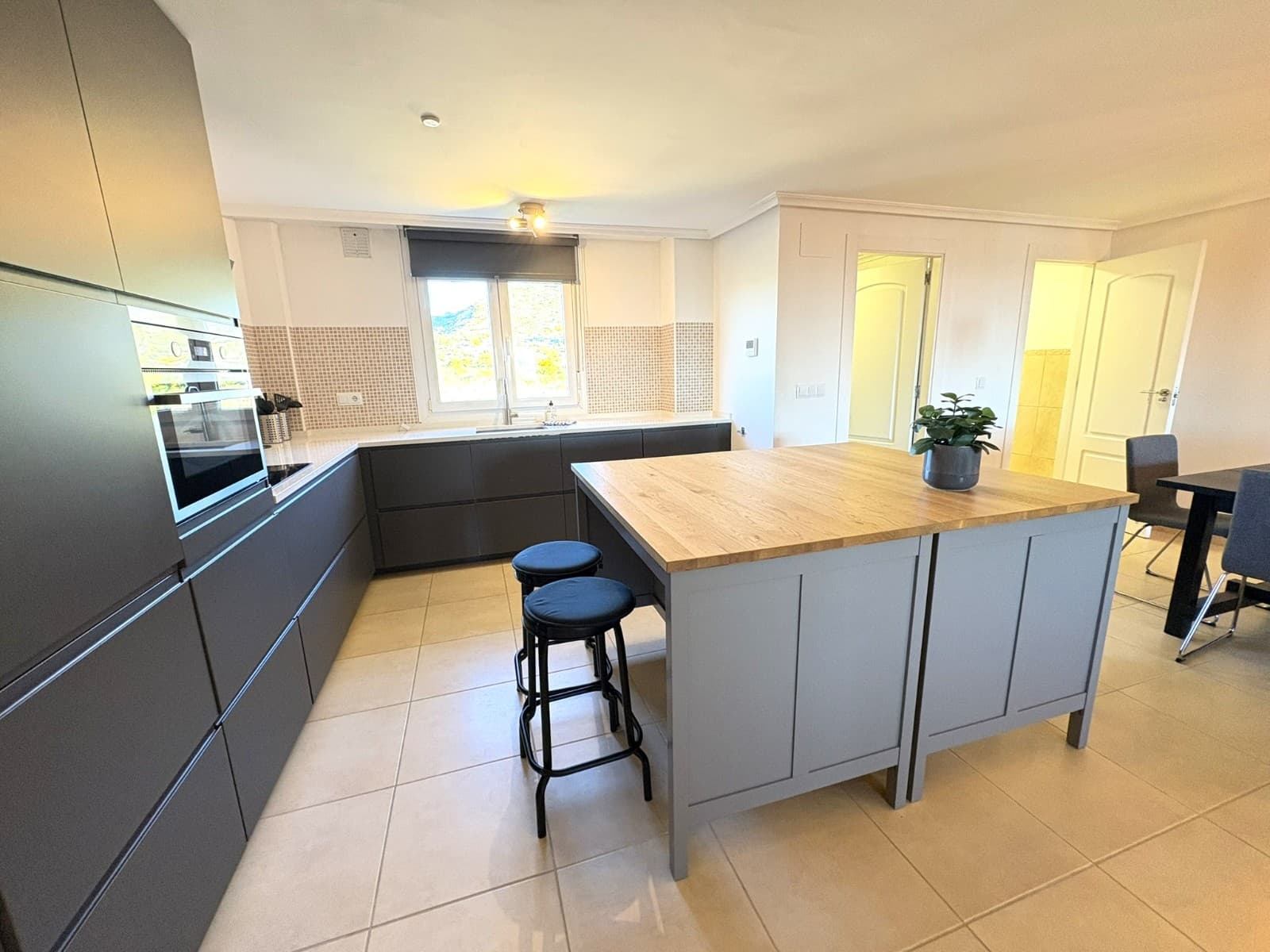 3 bed Middle Floor Apartment in Altaona Golf and Country Village - 10