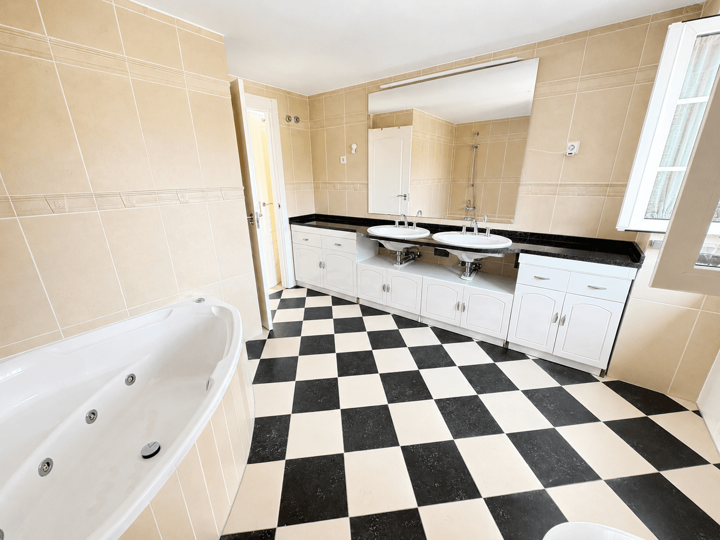 Tussenverdieping Appartement met 2 slaapkamers in Altaona Golf and Country Village - 33