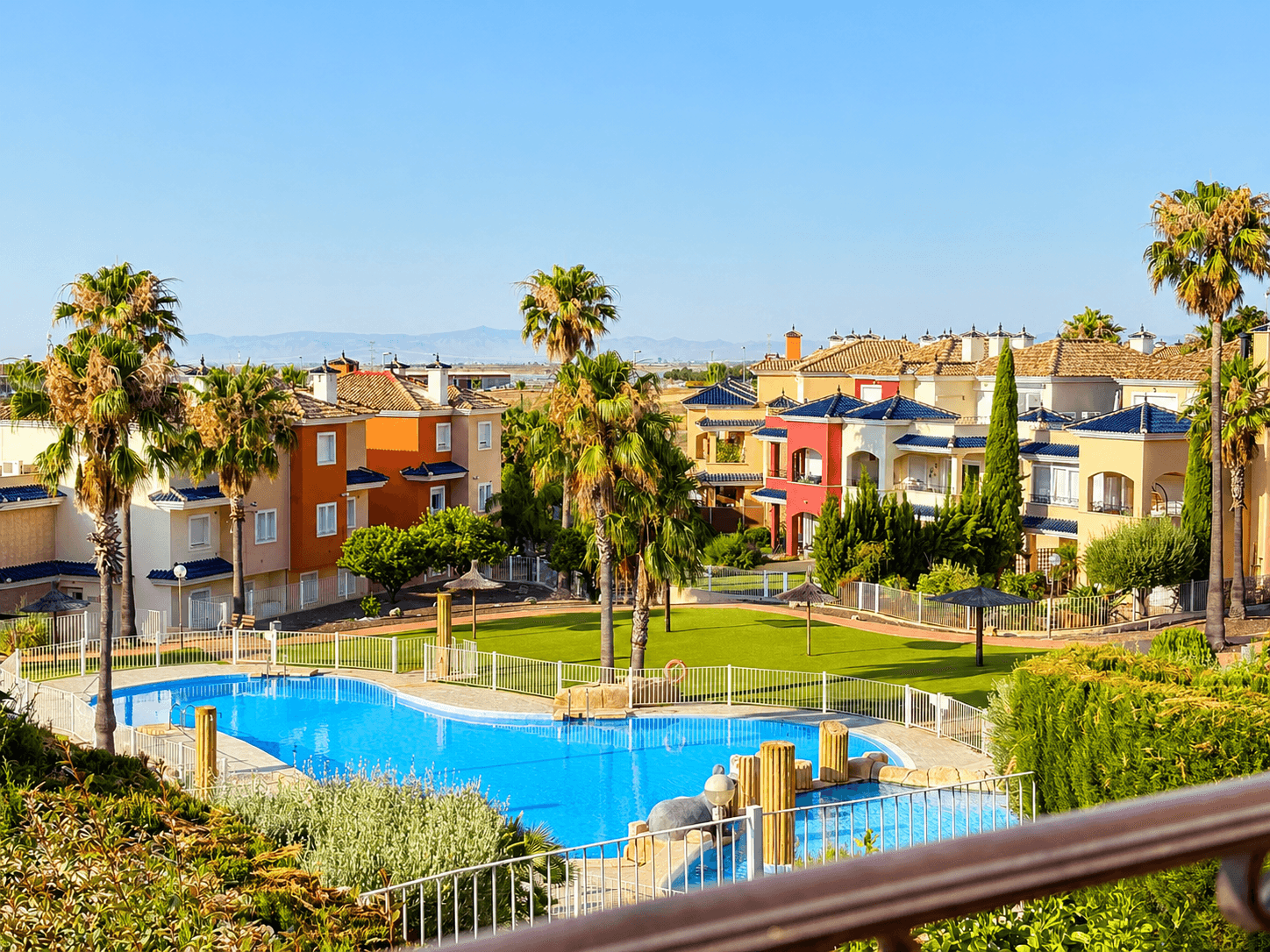Tussenverdieping Appartement met 2 slaapkamers in Altaona Golf and Country Village - 15