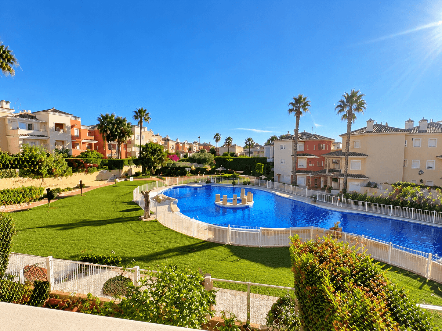 Tussenverdieping Appartement met 2 slaapkamers in Altaona Golf and Country Village - 1