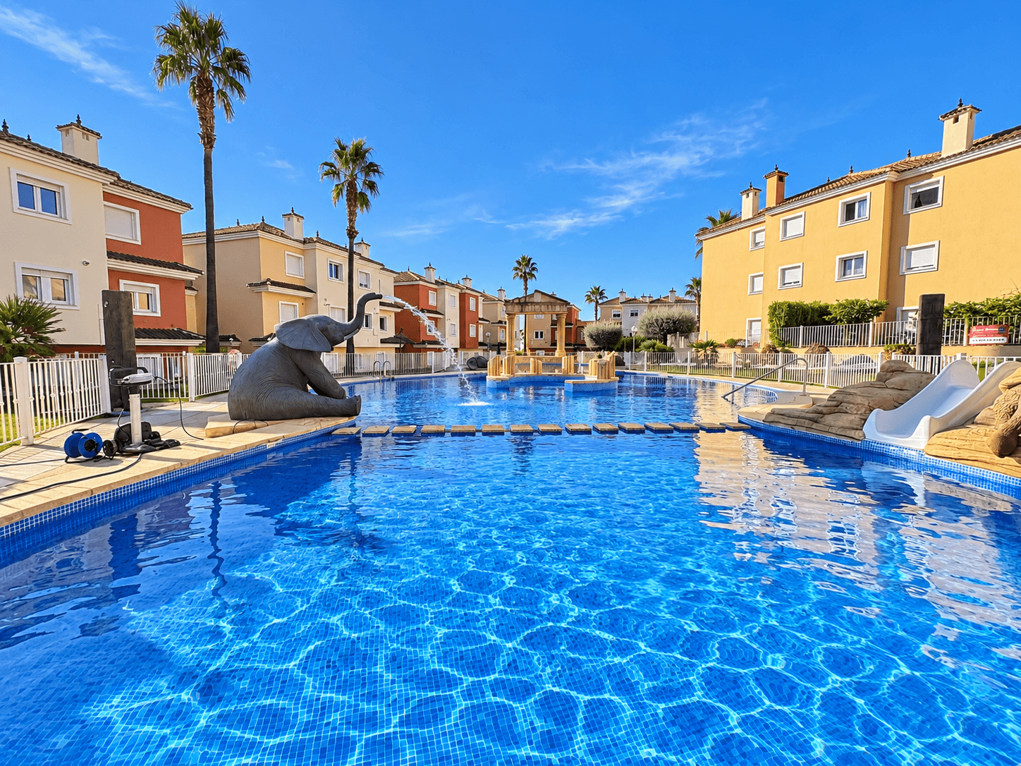 Tussenverdieping Appartement met 2 slaapkamers in Altaona Golf and Country Village - 14