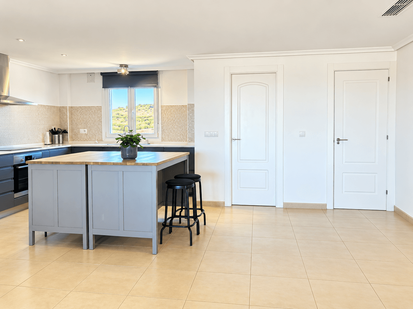 Tussenverdieping Appartement met 3 slaapkamers in Altaona Golf and Country Village - 4