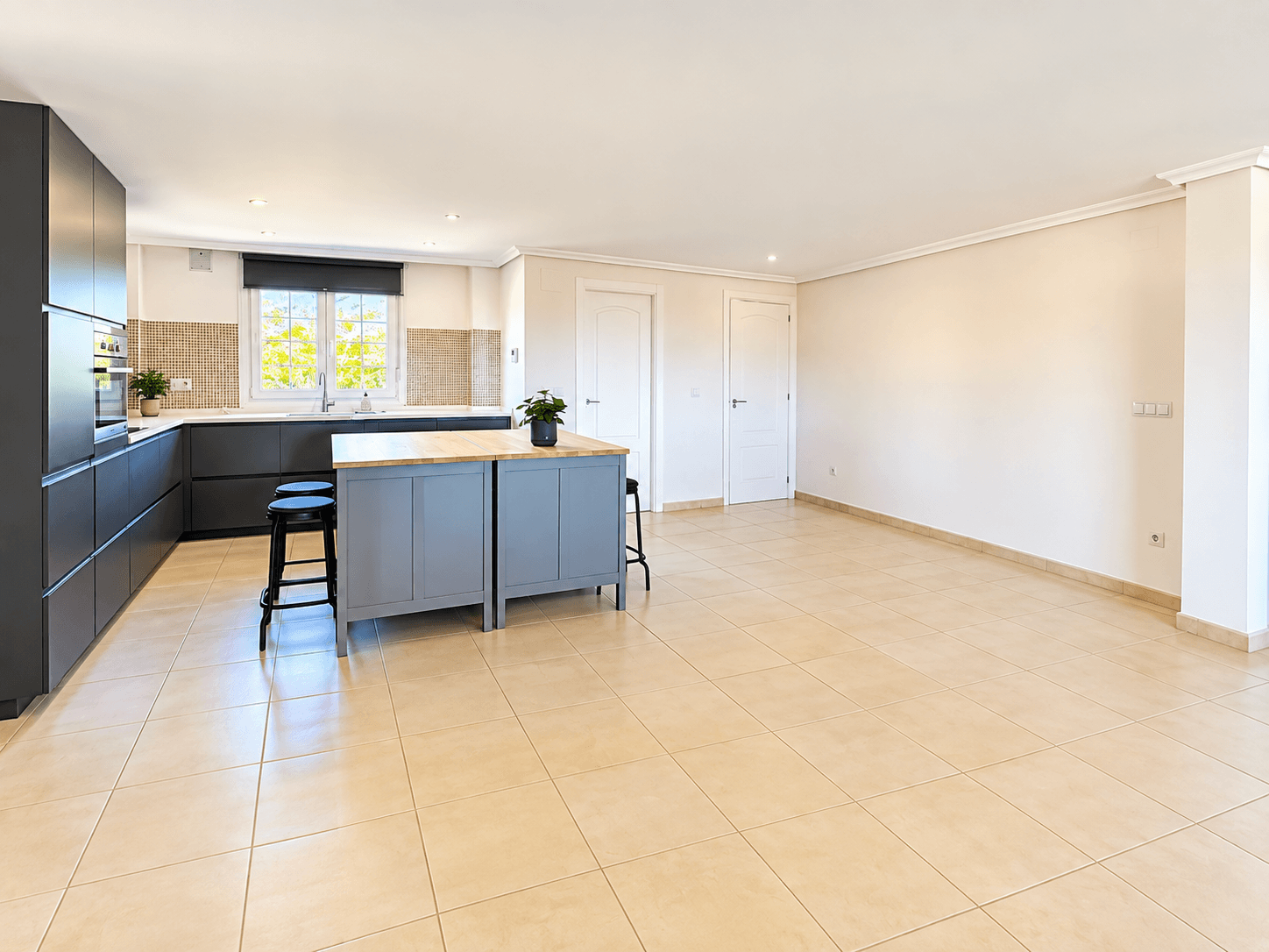 Tussenverdieping Appartement met 3 slaapkamers in Altaona Golf and Country Village - 8