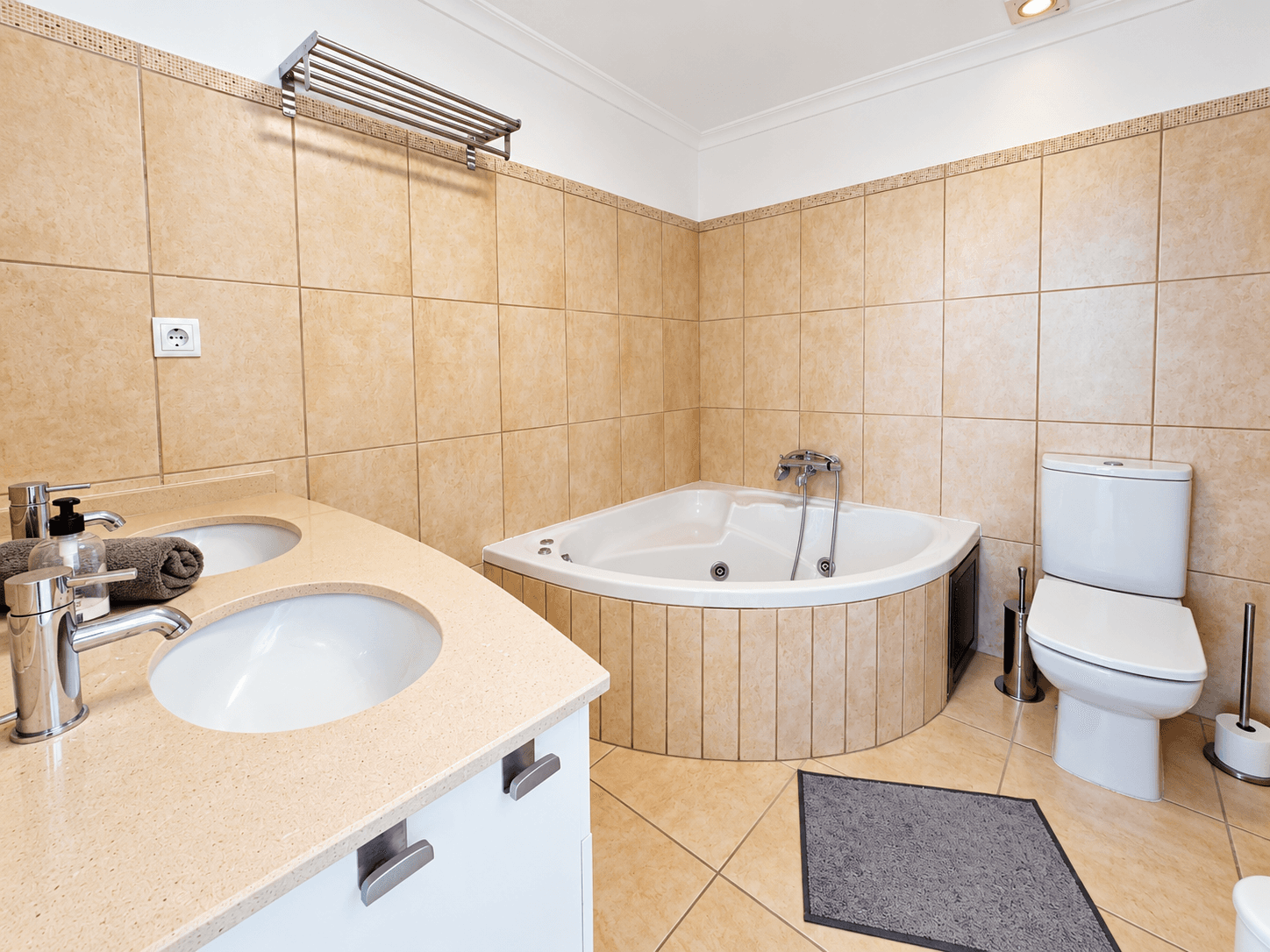 Tussenverdieping Appartement met 3 slaapkamers in Altaona Golf and Country Village - 17