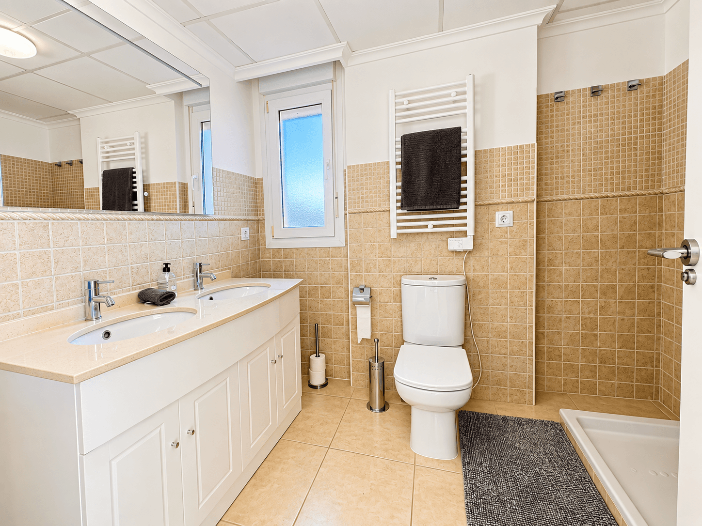Tussenverdieping Appartement met 3 slaapkamers in Altaona Golf and Country Village - 15