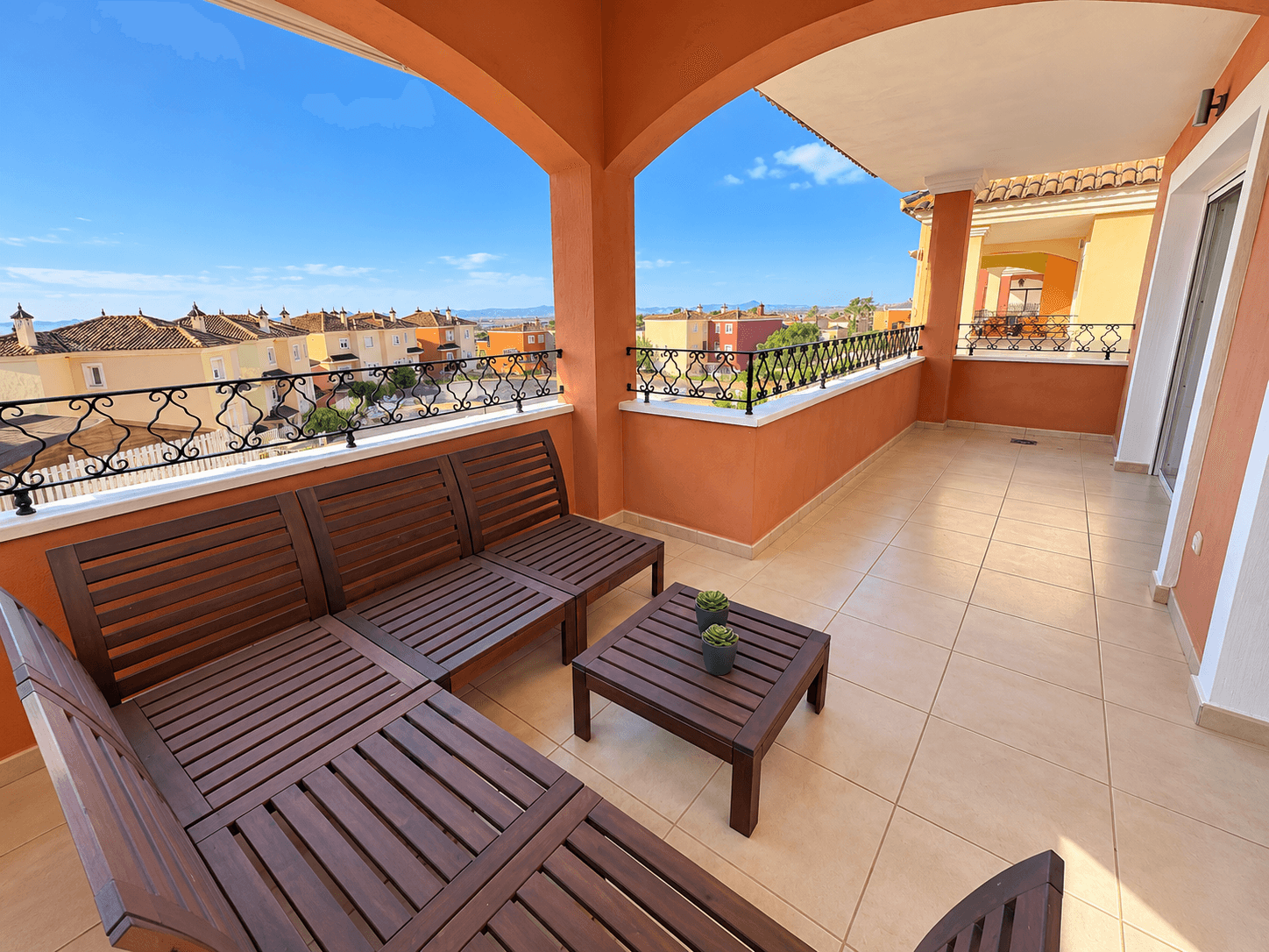 Tussenverdieping Appartement met 3 slaapkamers in Altaona Golf and Country Village - 1
