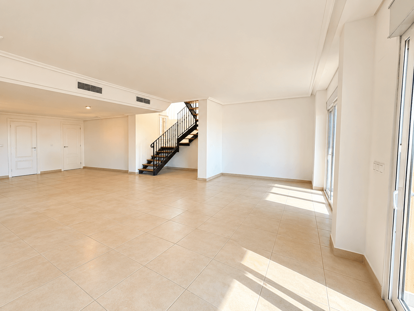 Tussenverdieping Appartement met 3 slaapkamers in Altaona Golf and Country Village - 12