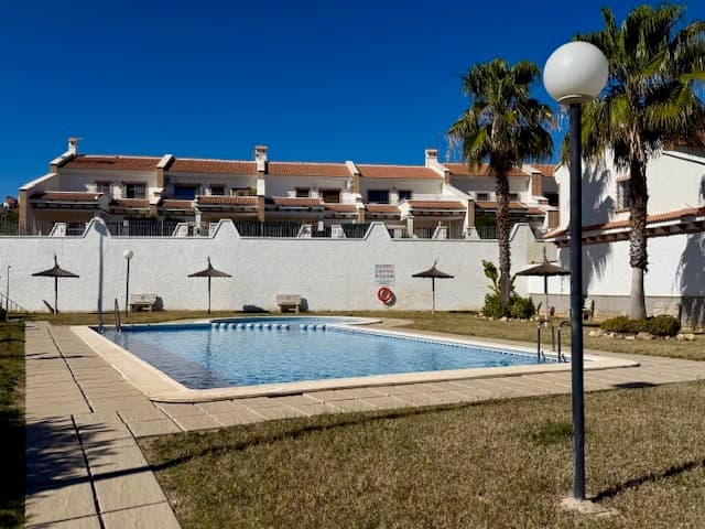 Adosada de 3 dormitorios en San Miguel de Salinas - 1