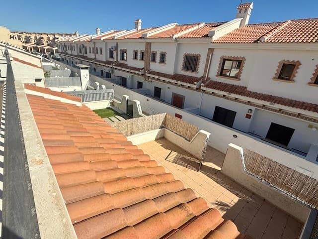 Adosada de 3 dormitorios en San Miguel de Salinas - 19