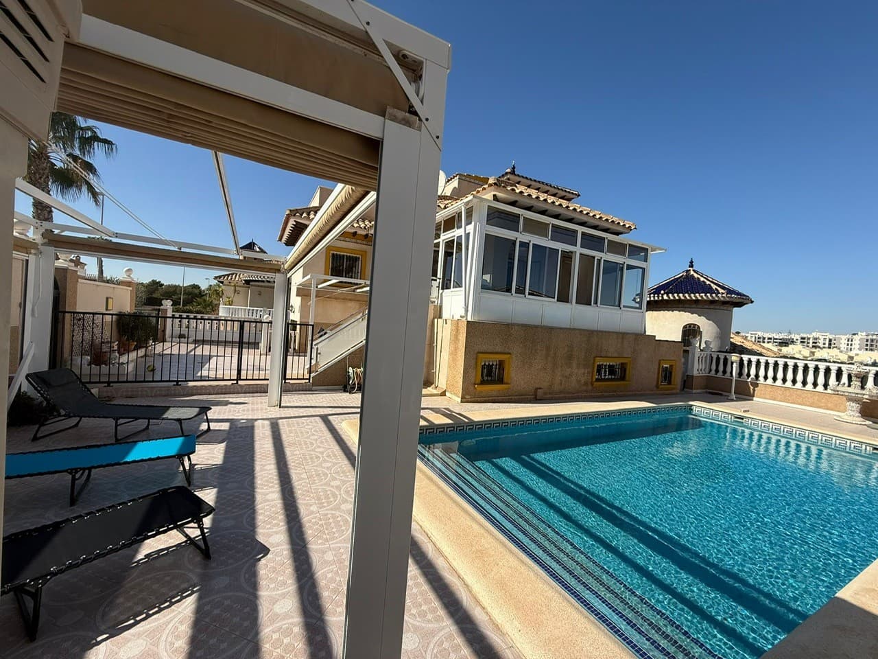 Villa - Chalet de 5 dormitorios en Orihuela Costa - 1