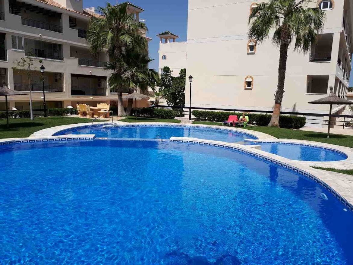 Apartamento Planta Media de 2 dormitorios en Orihuela Costa - 12