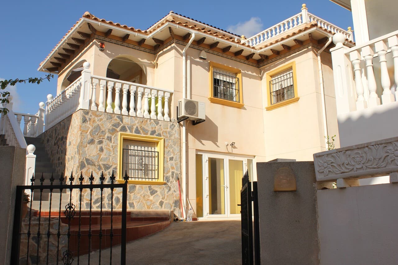 Vrijstaande Villa met 5 slaapkamers in La Zenia - 37