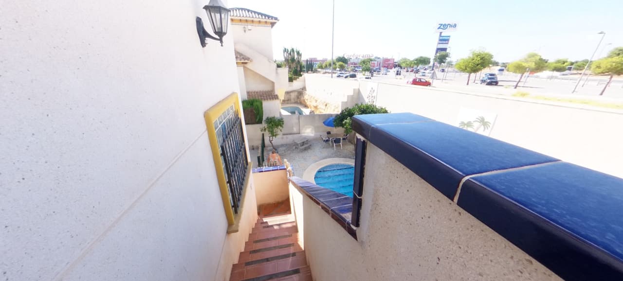 Vrijstaande Villa met 5 slaapkamers in La Zenia - 24
