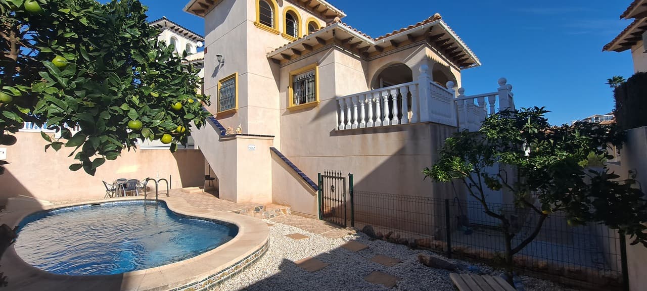 Vrijstaande Villa met 5 slaapkamers in La Zenia - 38