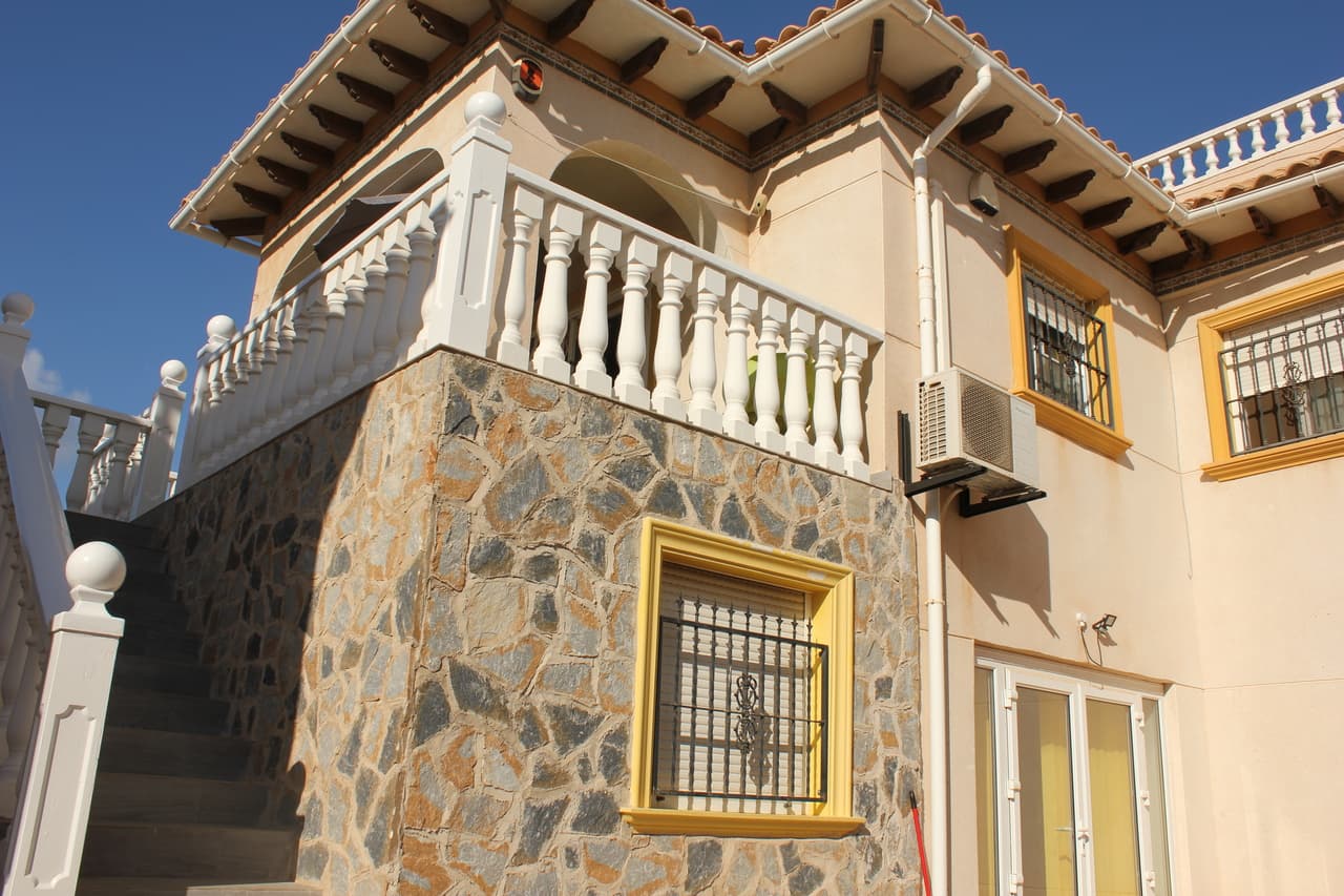 Vrijstaande Villa met 5 slaapkamers in La Zenia - 36