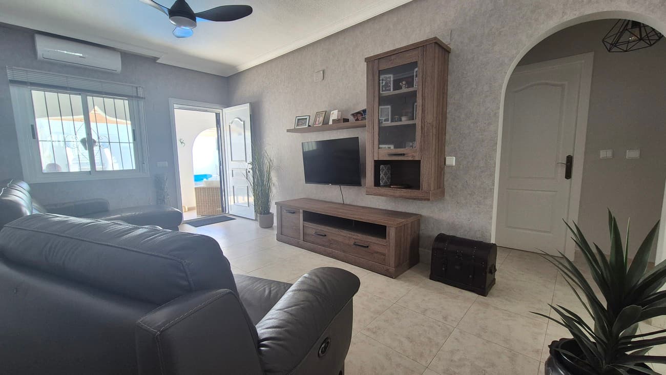 Semi-Vrijstaande Villa met 2 slaapkamers in San Miguel de Salinas - 10