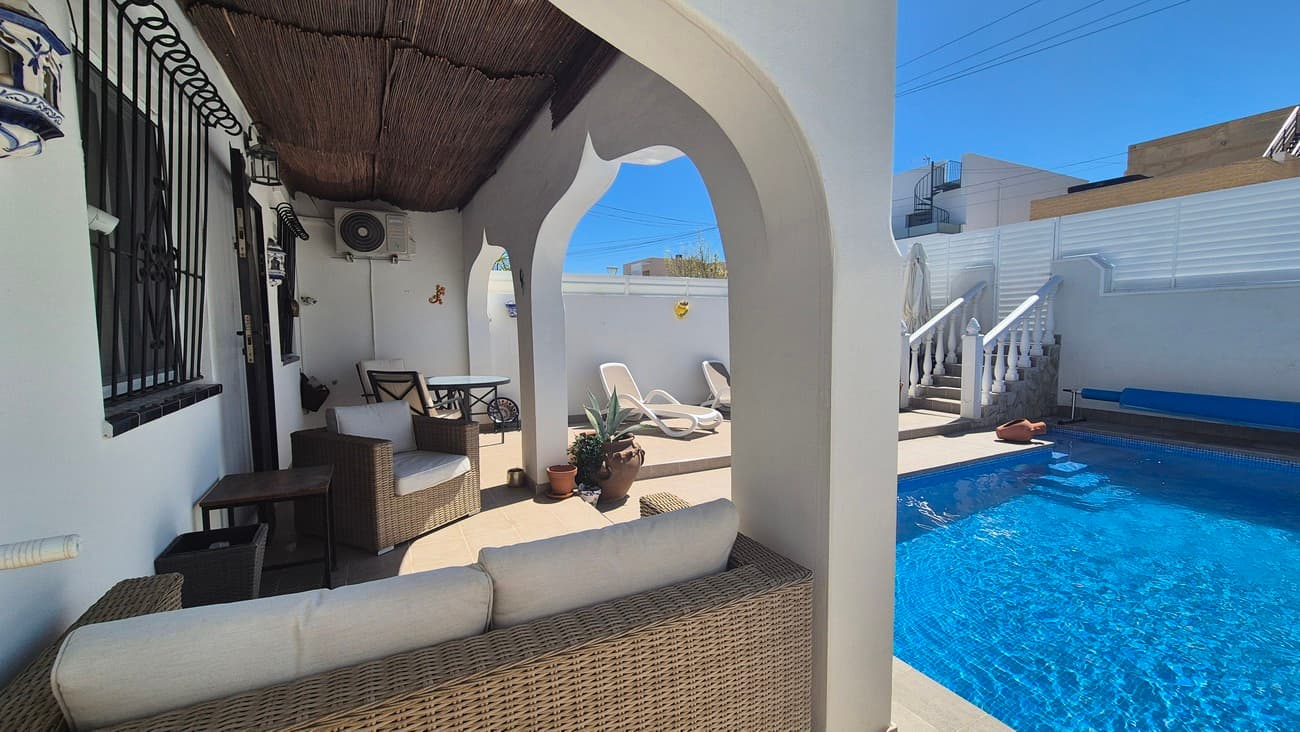 Semi-Vrijstaande Villa met 2 slaapkamers in San Miguel de Salinas - 4