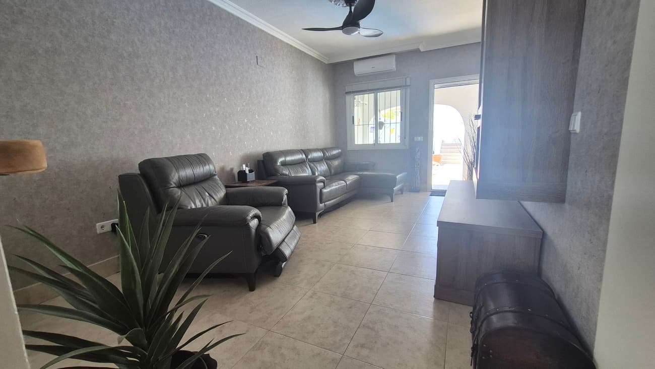 Semi-Vrijstaande Villa met 2 slaapkamers in San Miguel de Salinas - 9