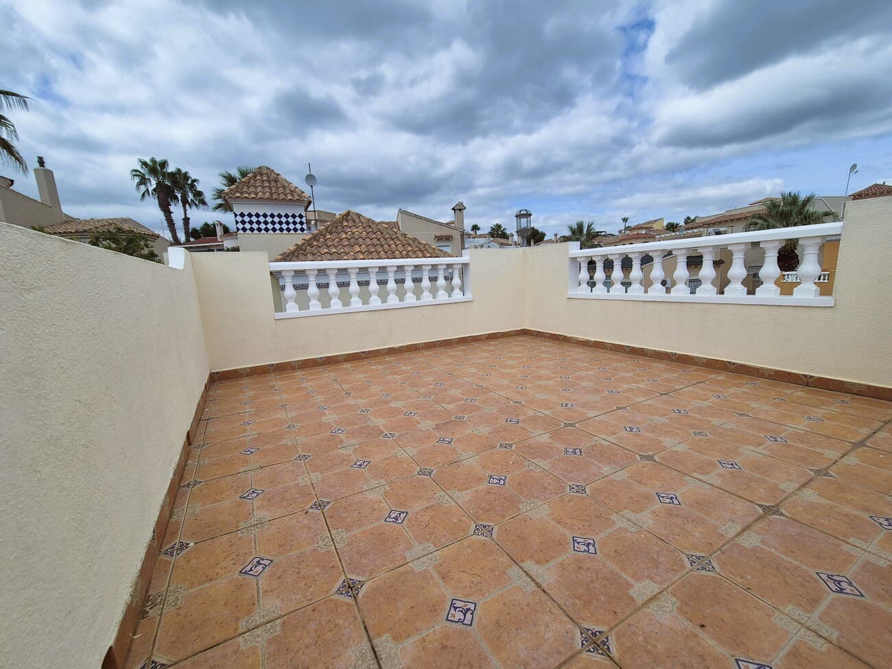 Villa - Chalet de 3 dormitorios en Villamartin - 34