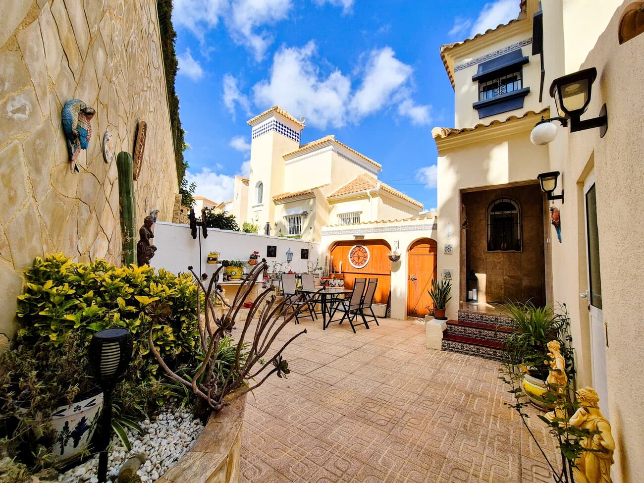 Villa - Chalet de 3 dormitorios en Villamartin - 1